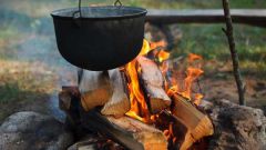 Tourist menu: what to cook in a pot