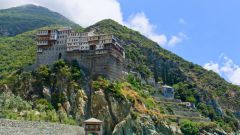 Where is the famous mount Athos