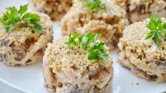 3 рецепта салата с кальмарами и грибами 