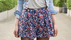 What to wear with a skirt with floral print