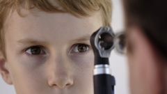 Как у детей проверяют глазное дно