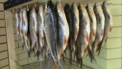 How to make a drying rack for fish 