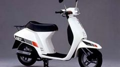 What is better to buy a moped