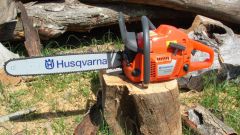How to install chain on chainsaw