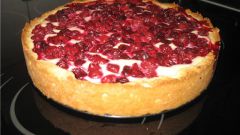 Как приготовить ягодный пирог в мультиварке