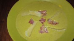 Тыквенный суп-пюре с зеленым горошком