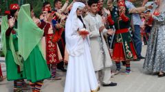 Traditions and customs Armenian wedding 