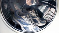 How to wash running shoes 