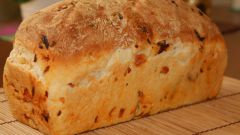 Как приготовить хлеб с чесноком, базиликом и помидорами