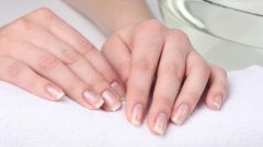 Почему появляются белые полоски на ногтях: лечение 