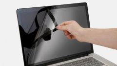 Как наклеить защитную пленку на экран ноутбука 