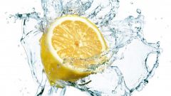 Почему так важно пить лимонную воду по утрам?