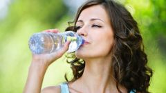 Пить воду при волнении: как это работает