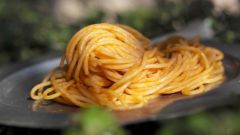 Как приготовить итальянский томатный соус для спагетти