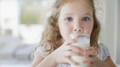 Как проявляется аллергия на молочные продукты