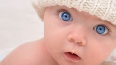 When infants changing eye color