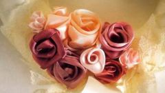 Как сделать розу из шелковой ткани 