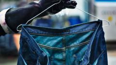 How to paint jeans in blue