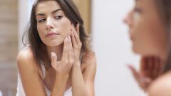 Причины возникновения шелушения кожи на лице