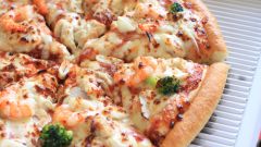 Морская пицца с креветками: экзотично и вкусно