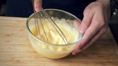 Как приготовить бисквитное тесто без миксера