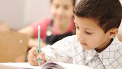 Как научить ребенка красиво писать в 1 классе