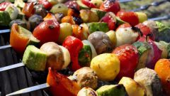 Как сделать вегетарианский шашлык из овощей