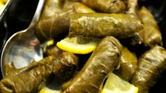 How to prepare grape leaves for the winter
