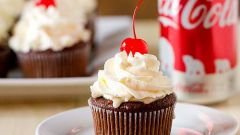 Cream cupcakes: recipe of curd and butter cream