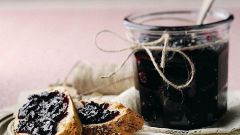 How to make jam from a black currant