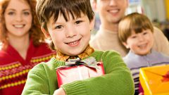 Как выбрать интересные и полезные подарки детям