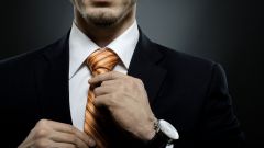Как стоит правильно носить галстук