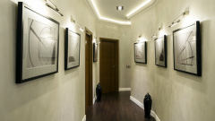 Дизайн узкого коридора в типовой квартире
