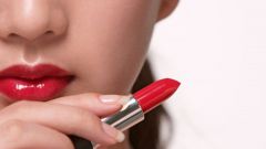 Correctly painted lips – the key to kissing