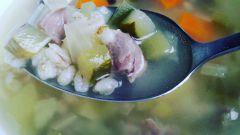Как приготовить идеальный похмельный суп - рассольник с куриными потрошками