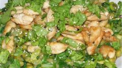 Salad of green peas with cucumber