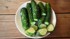 The recipe of pickled cucumbers with garlic and mustard