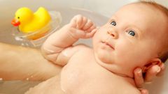 How to bathe baby