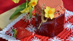 How to cook a thick strawberry jam
