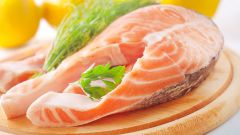 Как приготовить салат с красной рыбой: 2 вкусных рецепта