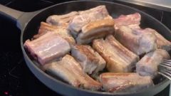 Свиные ребрышки на сковороде: пошаговые рецепты с фото для легкого приготовления