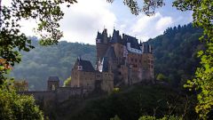 Топ-5 страшных и мистических европейских замков