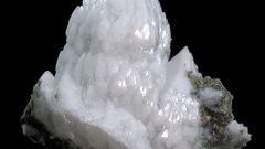 Снежный или сахарный кварц: описание, лечебные и магические свойства камня