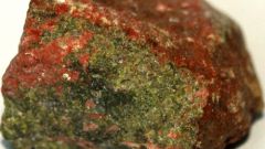 Унакит: внешний вид камня, его свойства и совместимость со знаками Зодиака