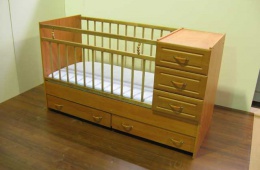 Детская кроватка с комодом