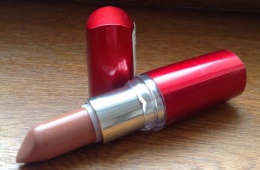 Очень  удачная помада у Maybelline