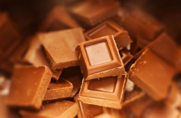 «Очень молочный» - вид шоколада, выпускаемого фабрикой «Россия»