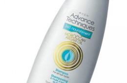 Питает волосы, не утяжеляя их