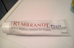 Отбеливающая зубная паста Rembrandt