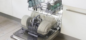 Как устранить запах в посудомоечной машине